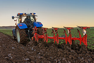 Plough with HYDAC gearbox valves for greater efficiency
