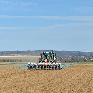 The hydraulic generator from HYDAC for your precision seeder's energy supply.