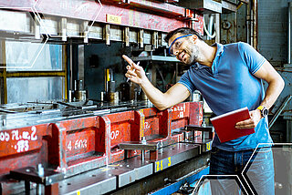 HYDAC supports the press safety of your machines
