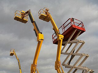 HYDAC customised compact power packs for a wide range of aerial work platforms

