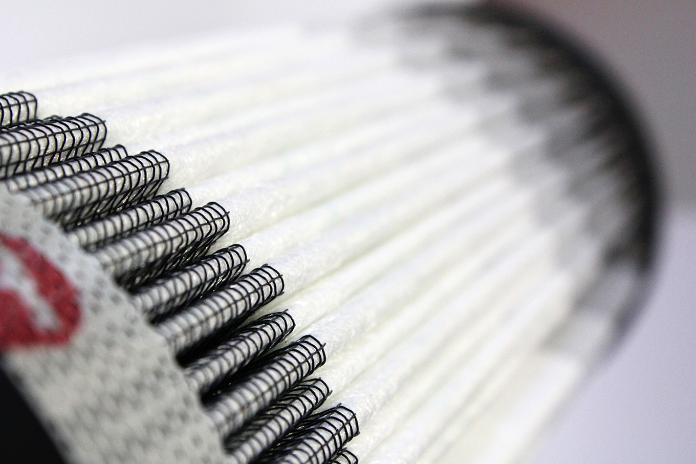Prevent system failures by retrofitting elements with original filter elements including quality protection.
